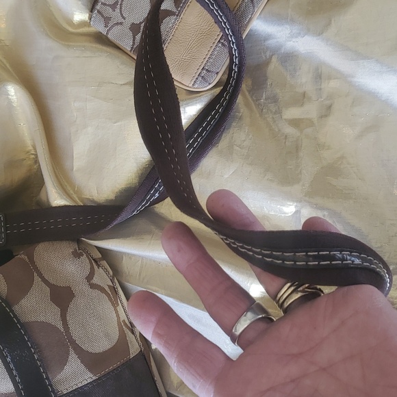 COACH LADIES HANDBAG OR SHOULDER BAG - Picture 2 of 10